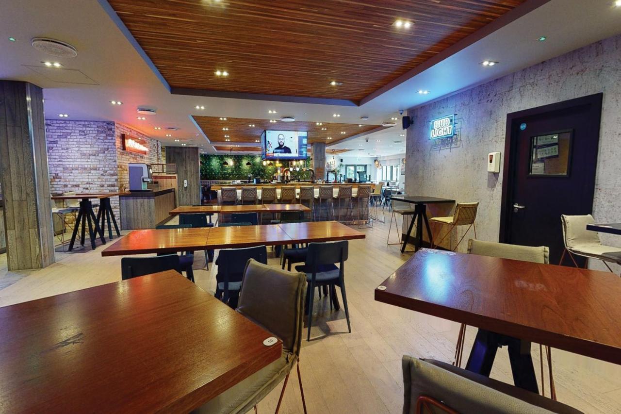Village Hotel Manchester Bury Bury  Extérieur photo